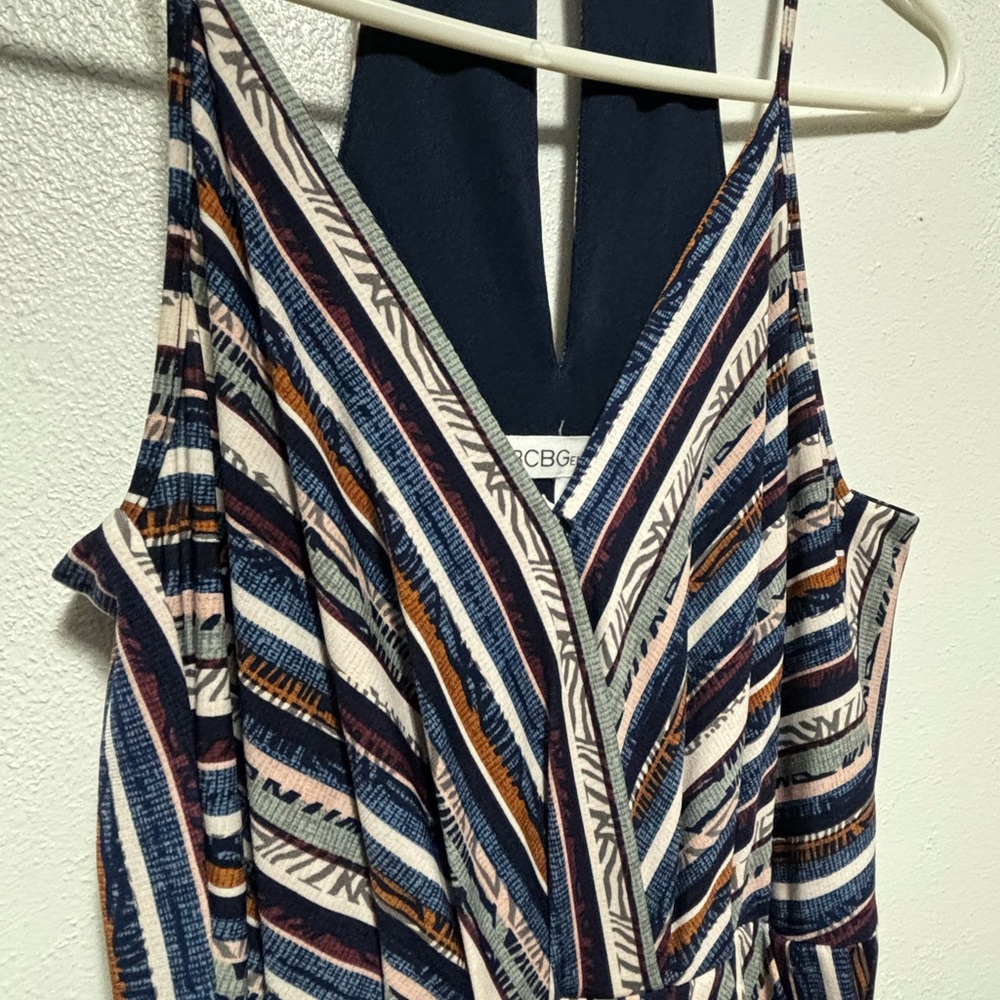 BCBG Generation Dress w Pockets - Picture 7 of 9